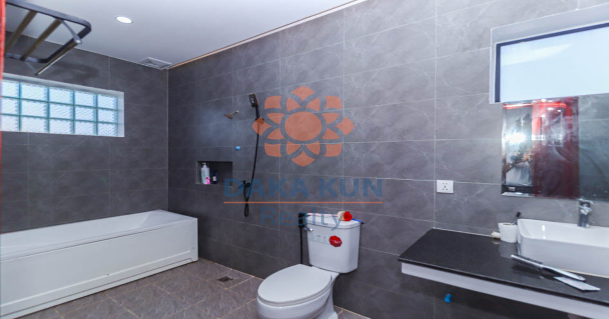 4 Bedrooms House for Rent in Siem Reap City, Srangae