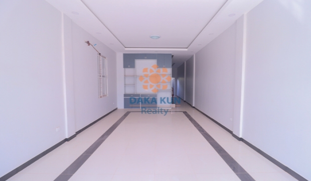 4 Bedrooms House for Rent in Siem Reap-Svay Dangkum