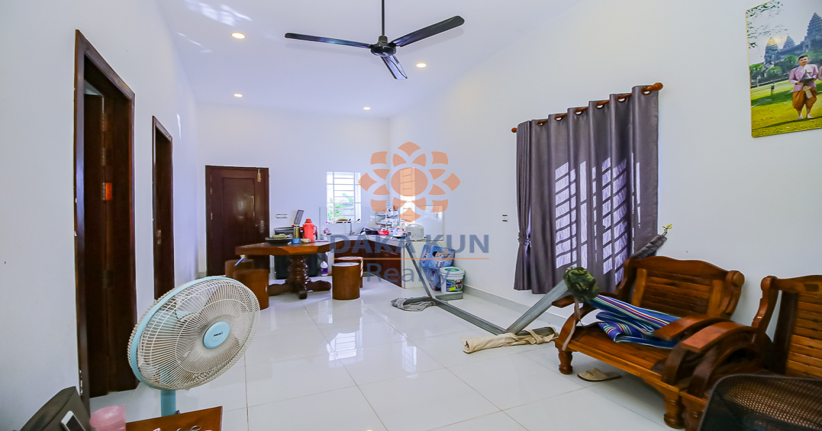 2 Bedrooms House for Rent in Siem Reap, near Wat Laork