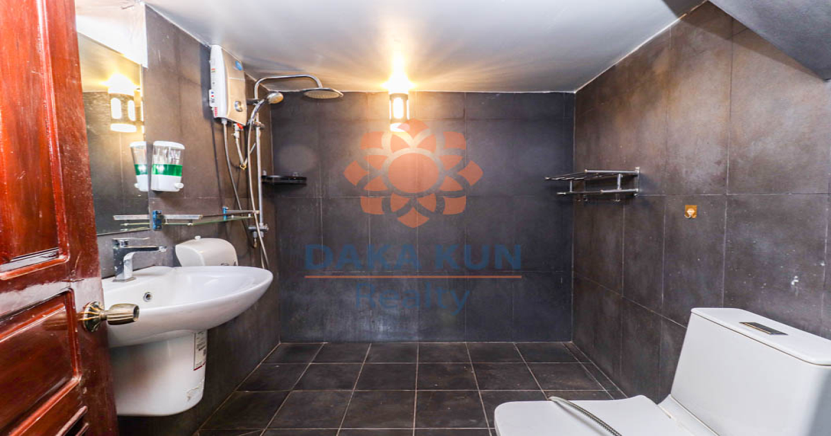 5 Bedrooms House for Rent in Siem Reap City near Clinic RHAC