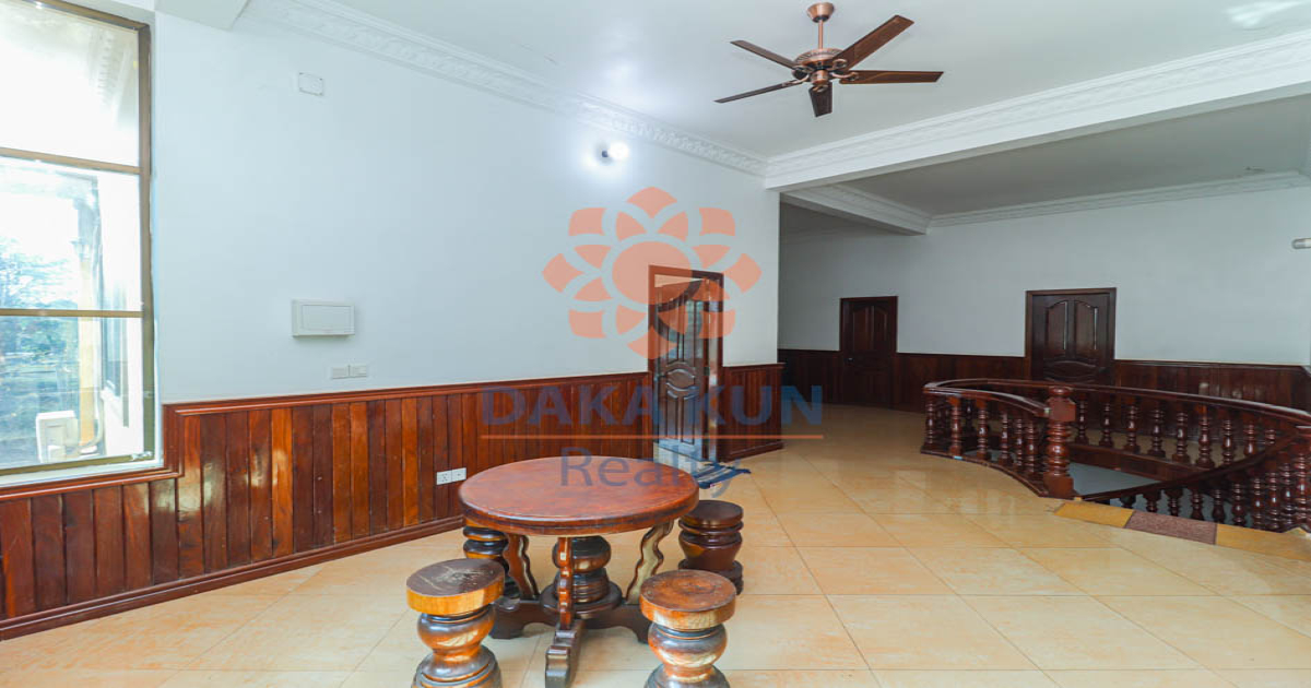 5 Bedrooms House for Rent in Siem Reap City near Clinic RHAC