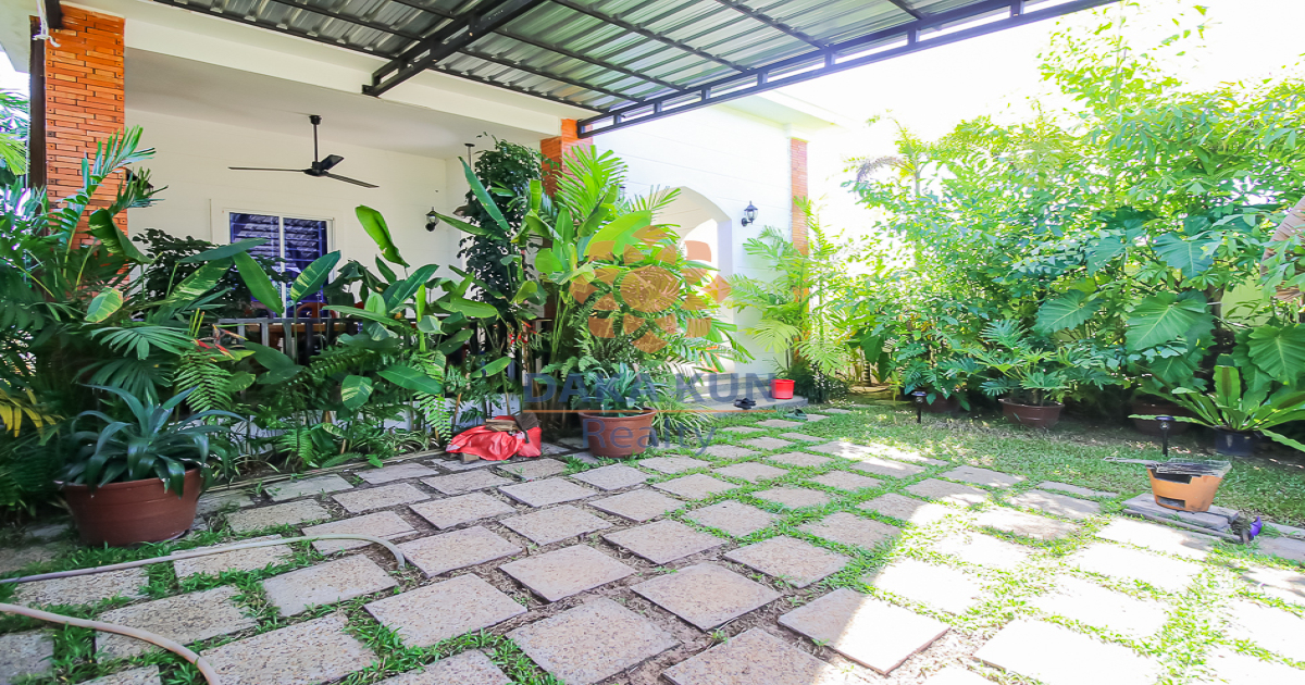 2 Bedrooms House for Rent in Siem Reap, near Wat Laork