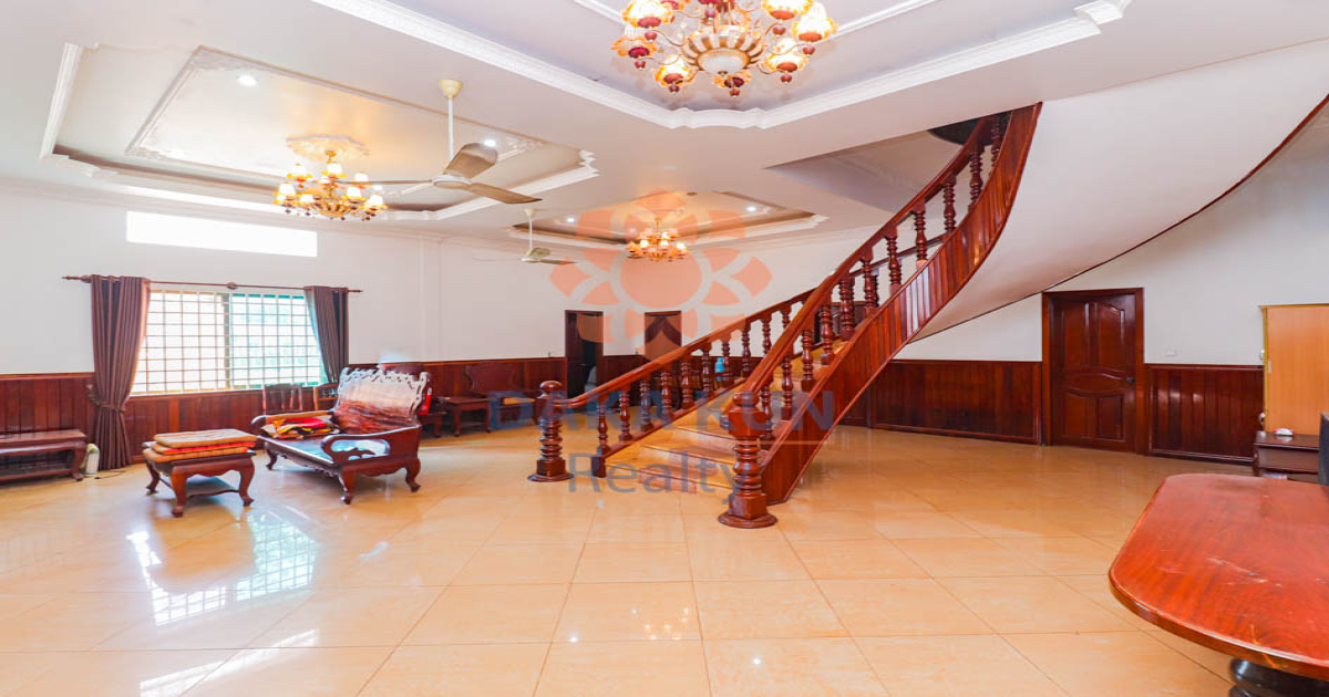 5 Bedrooms House for Rent in Siem Reap City near Clinic RHAC