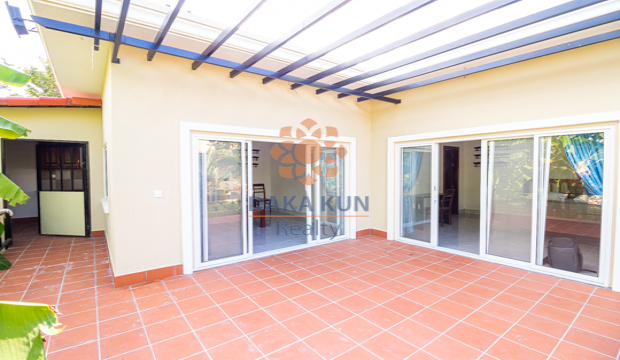 2 Bedrooms House for Rent in Krong Siem Reap-Sala Kamreuk