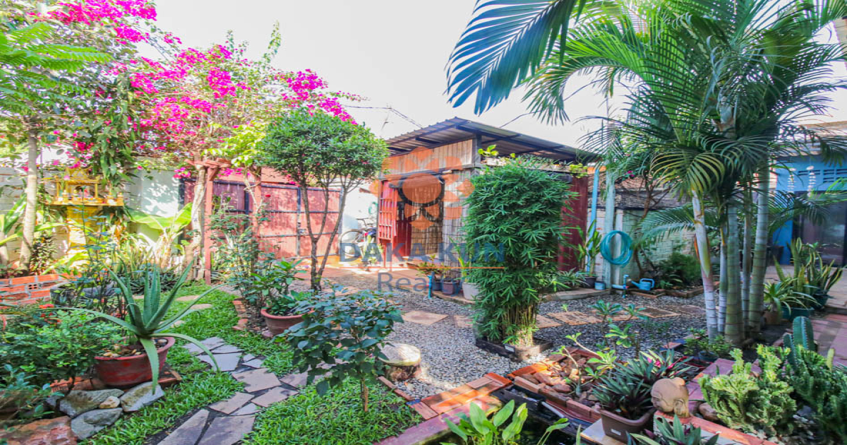 House with Garden for Sale in Siem Reap City, Sangkat Chreav