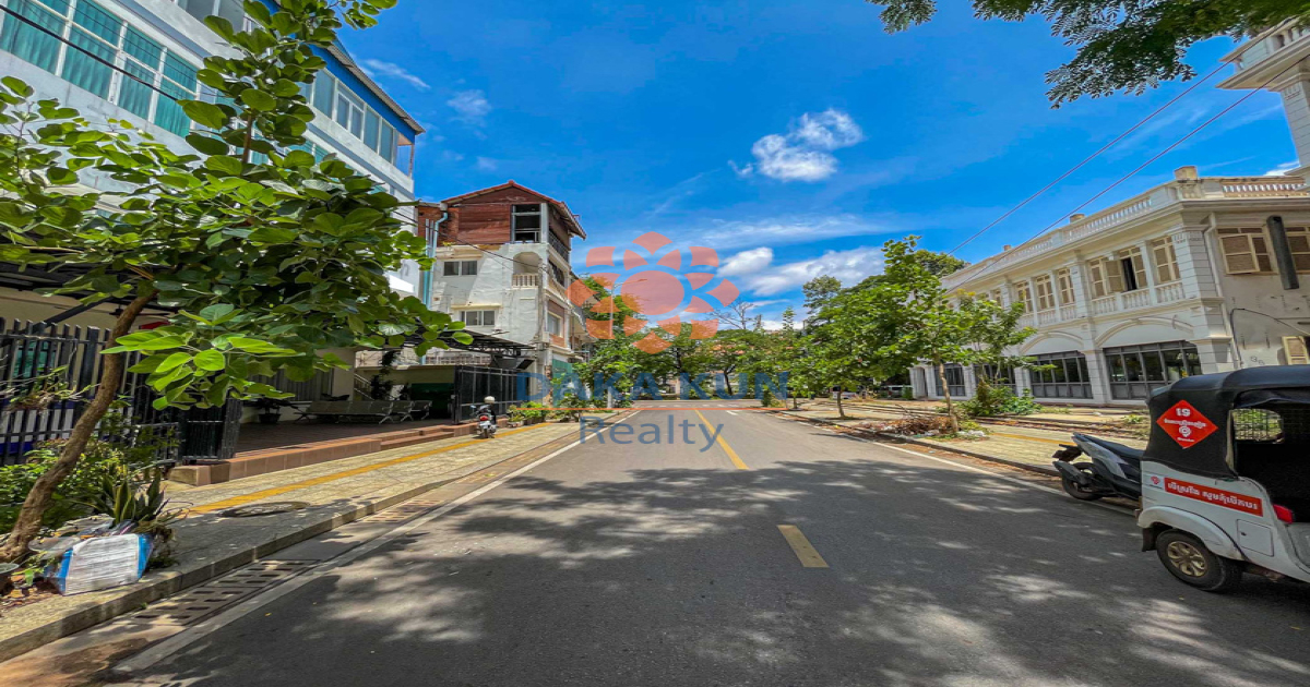 Commercial Building for Sale in Siem Reap City, near Riverside, Wat Bo