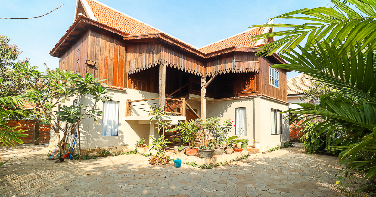 3 Bedrooms Wooden House for Rent in Siem Reap City, Sala Kamreuk