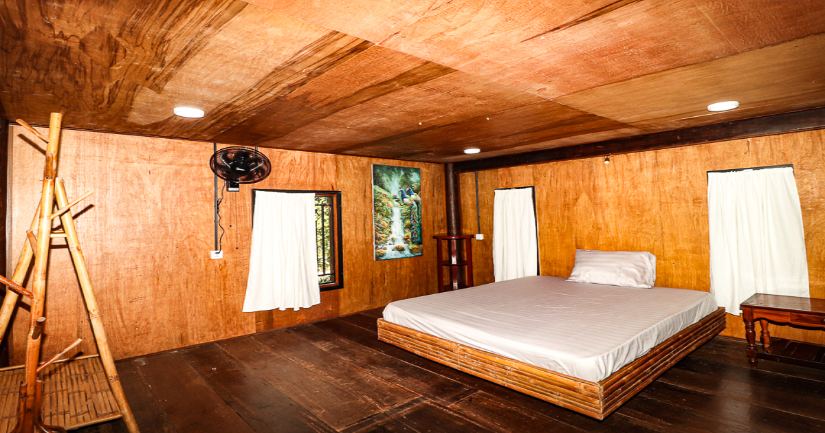 3 Bedrooms Wooden House for Rent in Siem Reap City, Sala Kamreuk