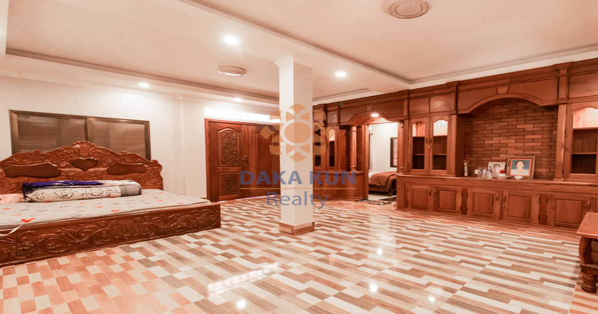 3 Bedrooms Wooden House For Rent In Siem Reap-Preah Dak