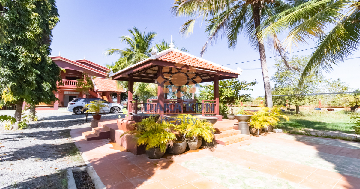 3 Bedrooms Wooden House For Rent In Siem Reap-Preah Dak
