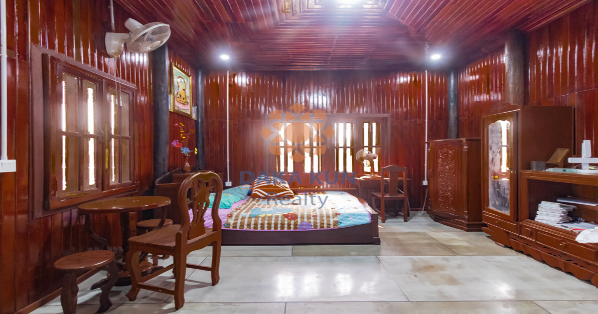 3 Bedrooms Wooden House For Rent In Siem Reap-Preah Dak