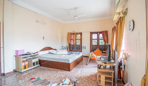 5 Bedrooms House for Rent in Krong Siem Reap-Svay Dangkum