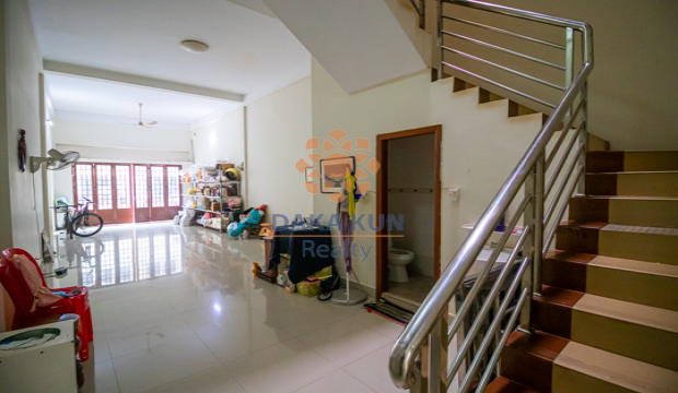 4 Bedrooms House for Rent in Krong Siem Reap-Svay Dangkum