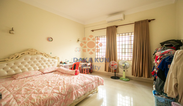 4 Bedrooms House for Rent in Krong Siem Reap-Svay Dangkum