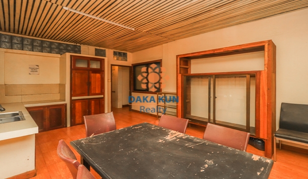 5 Bedrooms Wooden House for Rent in Siem Reap-Sla Kram