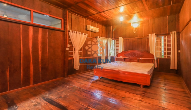 5 Bedrooms Wooden House for Rent in Siem Reap-Sla Kram