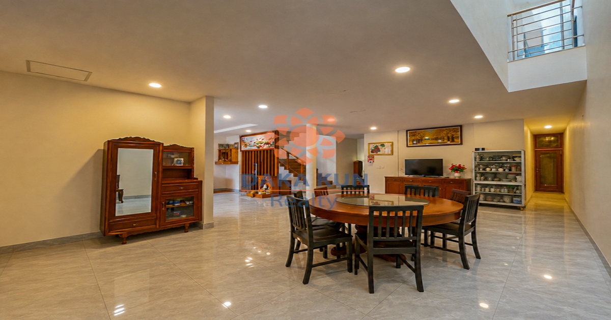 5 Bedrooms House for Sale in Siem Reap City, Svay Dangkum