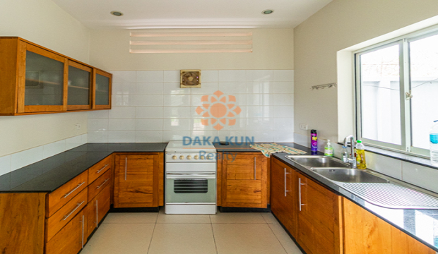 4 Bedrooms Villa for Rent in Krong Siem Reap-Svay Dangkum