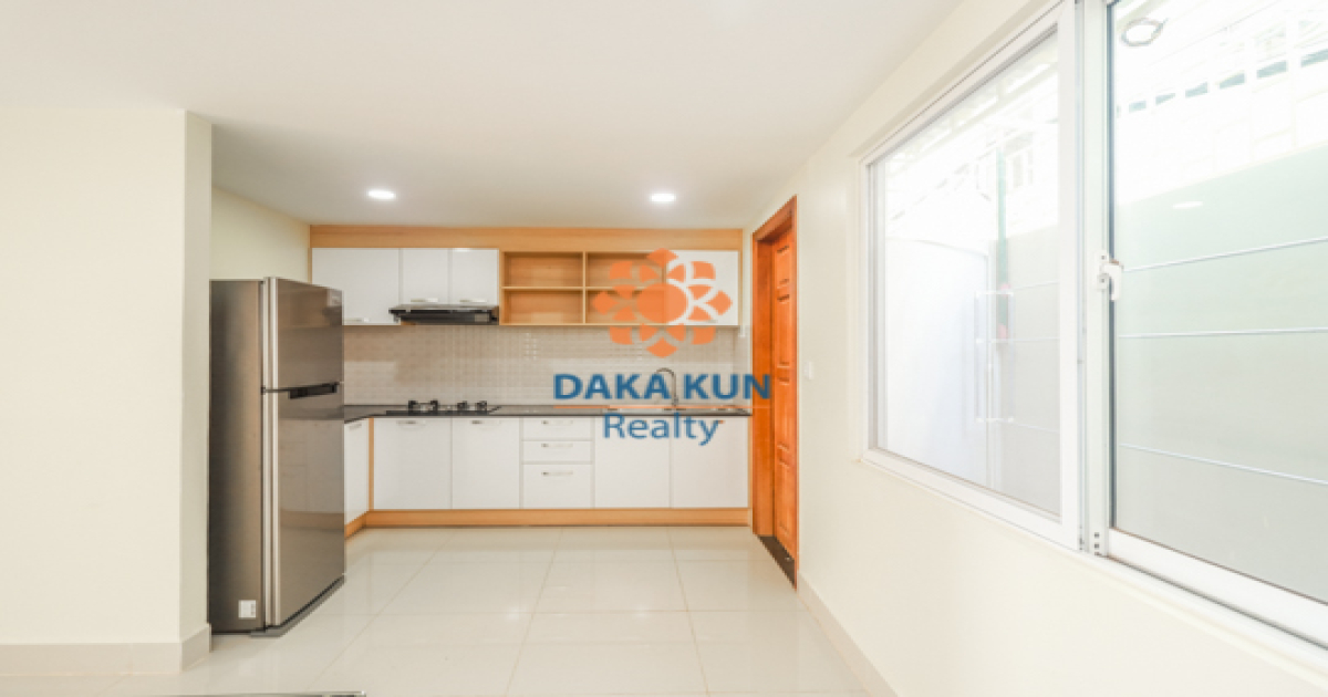 5 Bedrooms Flat House for Sale in Siem Reap City, Svay Dangkum