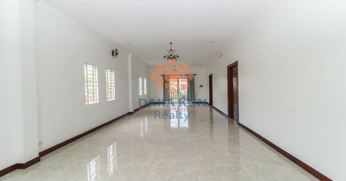 4 Bedrooms House for Rent in Siem Reap City, Sala Kamreuk