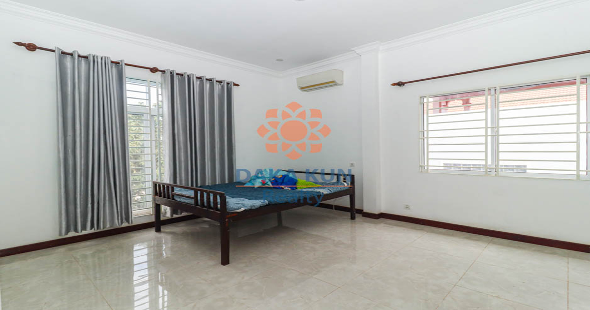 4 Bedrooms House for Rent in Siem Reap City, Sala Kamreuk