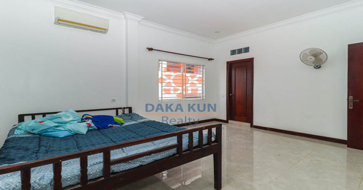 4 Bedrooms House for Rent in Siem Reap City, Sala Kamreuk