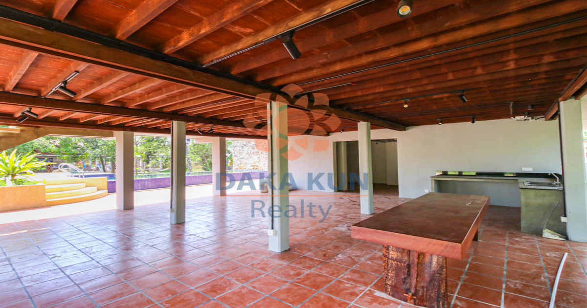 Wooden House with Swimming Pool for Rent in Siem Reap City