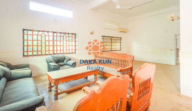 5 Bedrooms House for Rent in Siem Reap-Svay Dangkum