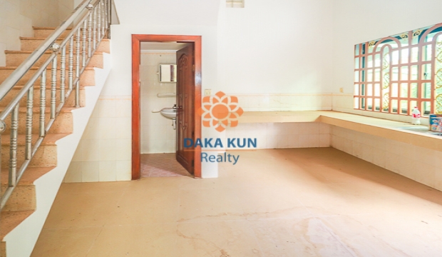 5 Bedrooms House for Rent in Siem Reap-Svay Dangkum