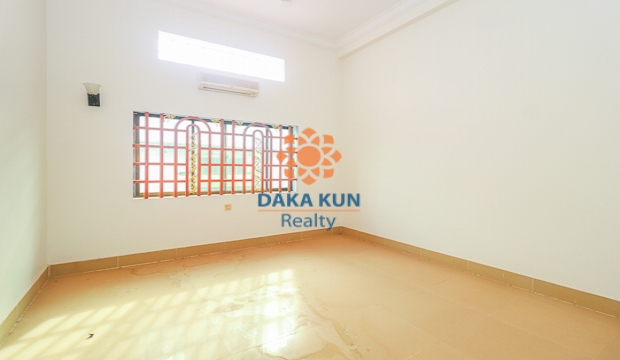 5 Bedrooms House for Rent in Siem Reap-Svay Dangkum