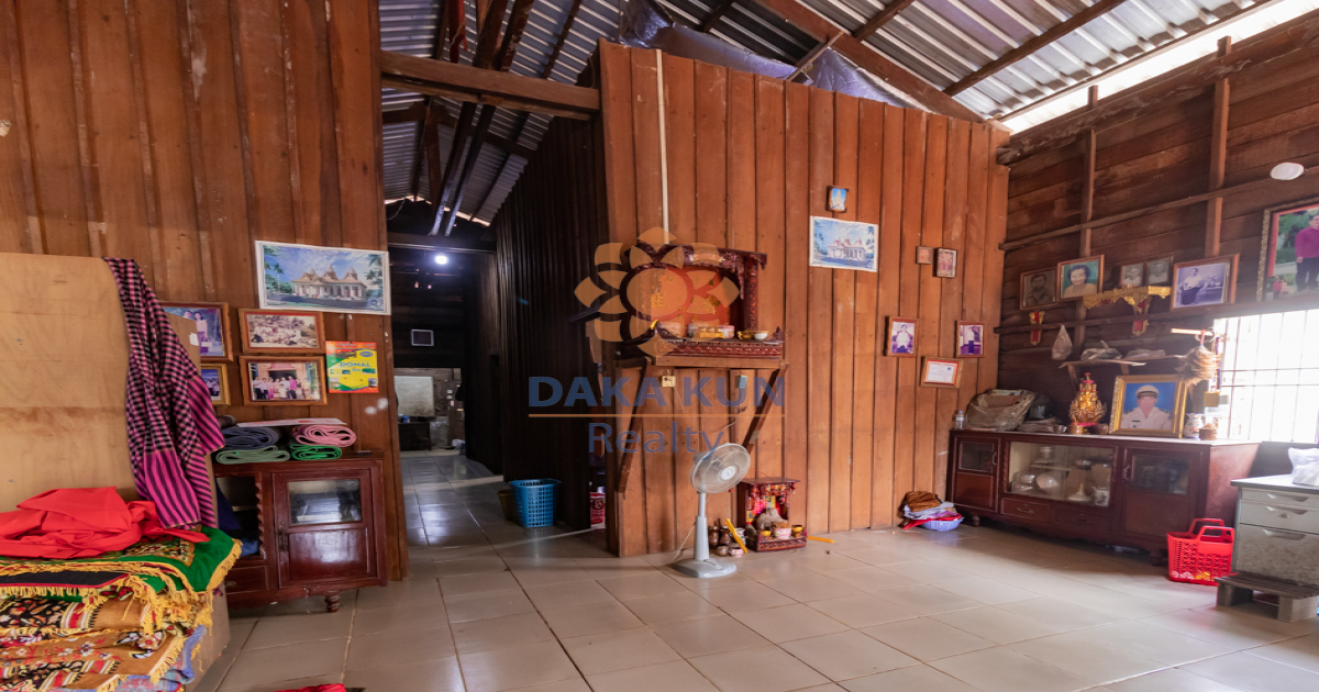 Urgent Sale Land near Sala Kamreuk-Siem Reap
