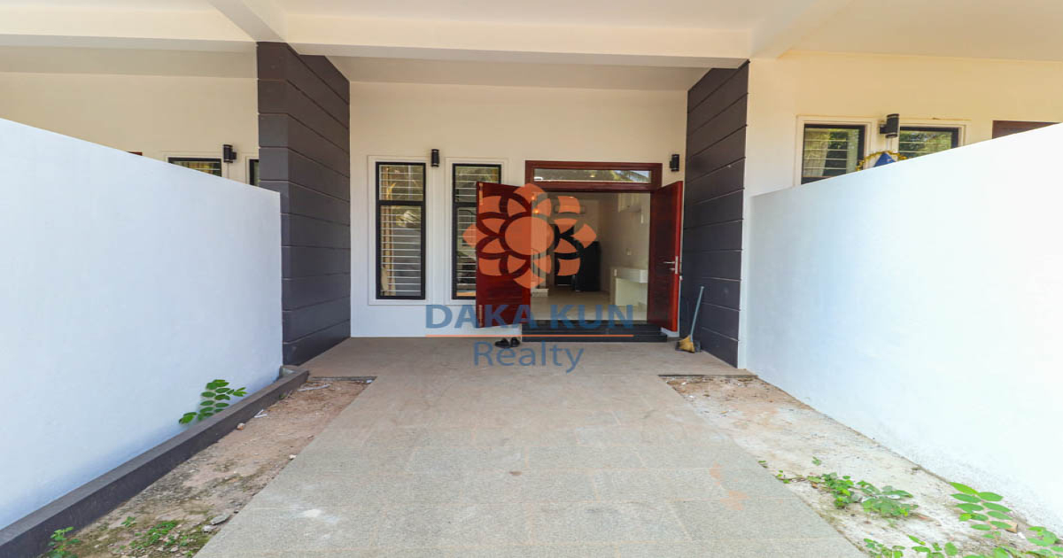 4 Bedrooms House for Rent in Siem Reap City, Sala Kamreuk