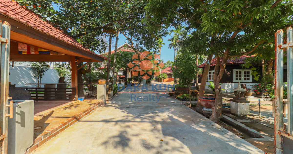 5 Bedrooms House for Rent in Siem Reap City, Sla Kram