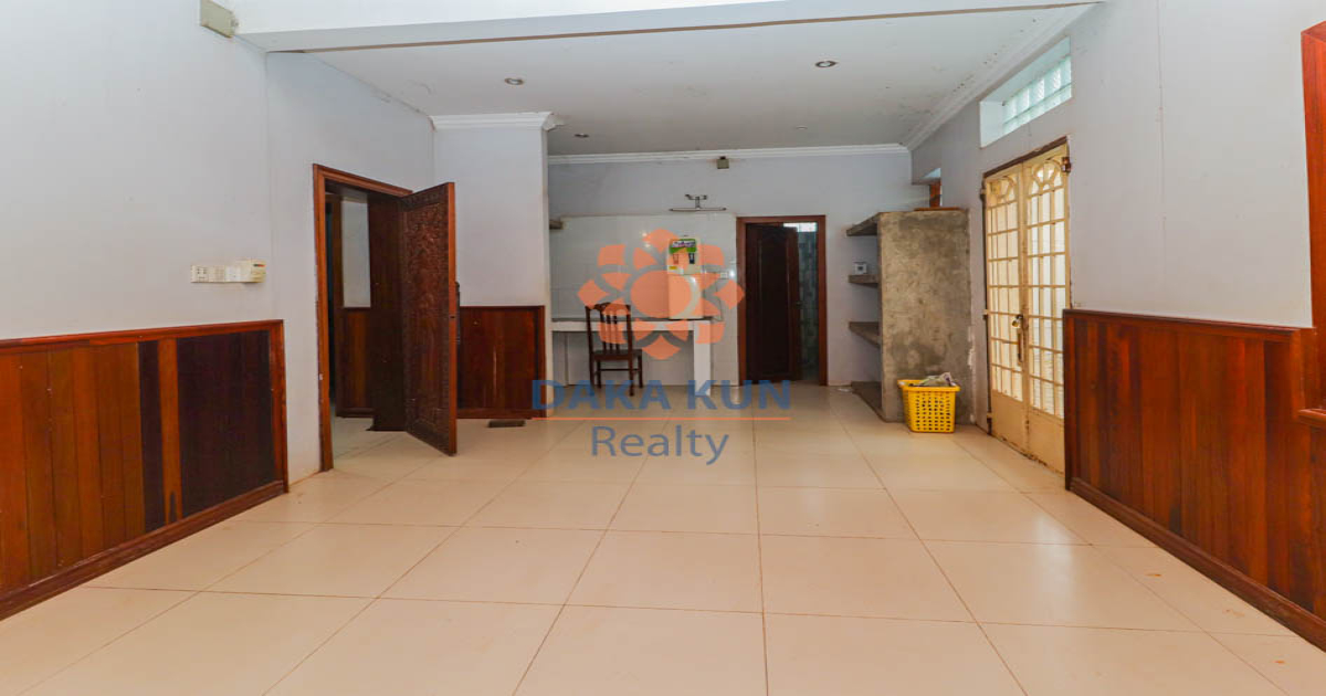 5 Bedrooms House for Rent in Siem Reap City, Sla Kram