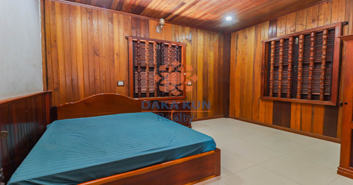 5 Bedrooms House for Rent in Siem Reap City, Sla Kram