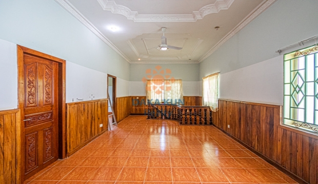 4 Bedrooms House for Rent in Siem Reap-Svay Dangkum