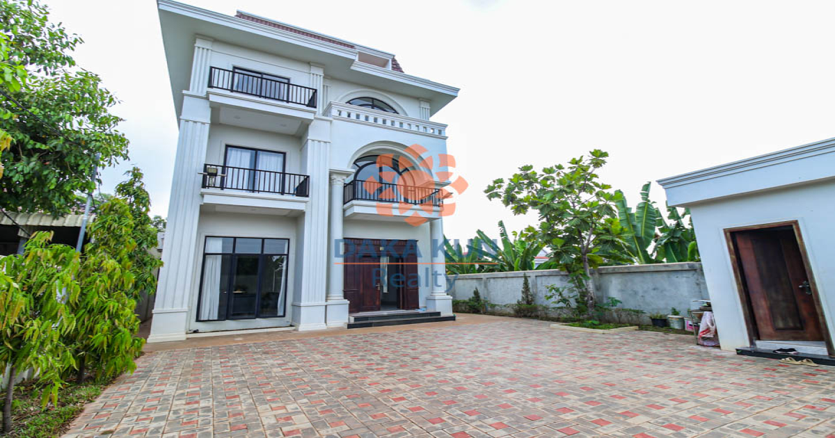 House with Swimming Pool for Sale in Siem Reap City