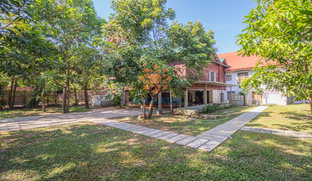 4 Bedrooms Wooden House for Rent in Siem Reap-Svay Dangkum