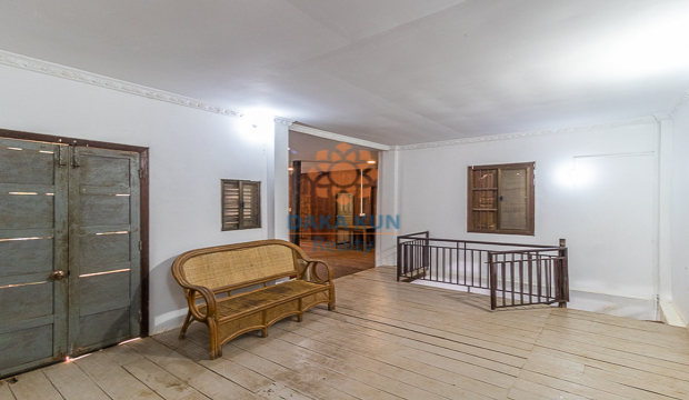 4 Bedrooms Wooden House for Rent in Siem Reap-Svay Dangkum