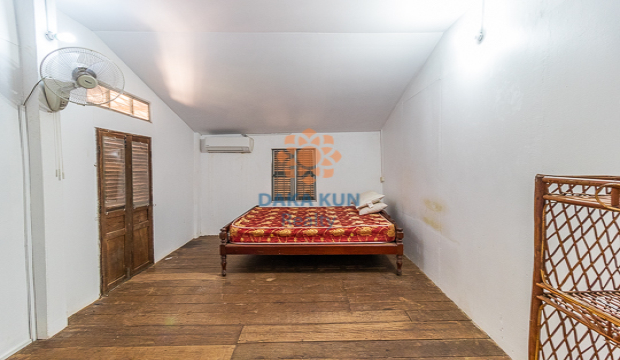 4 Bedrooms Wooden House for Rent in Siem Reap-Svay Dangkum