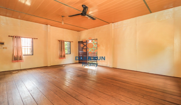 3 Bedrooms Wooden House for Rent in Siem reap-Sala kamreuk