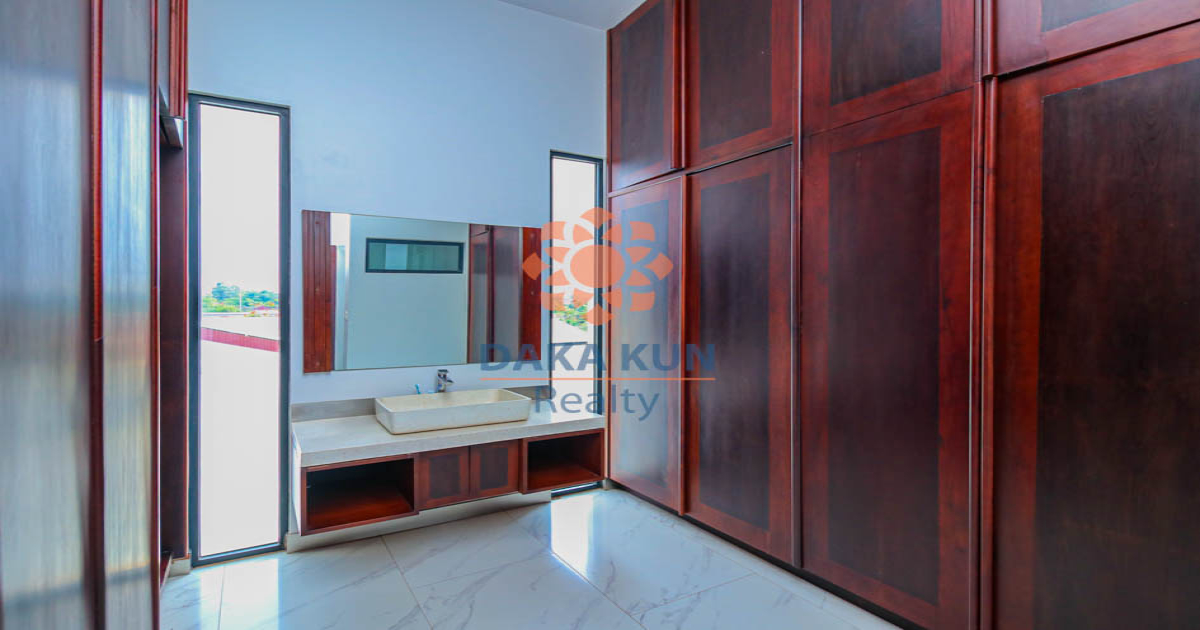 5 Bedrooms House for Rent in Siem Reap City