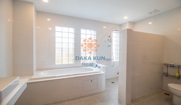3 Bedrooms Wooden House for Rent in Siem Reap