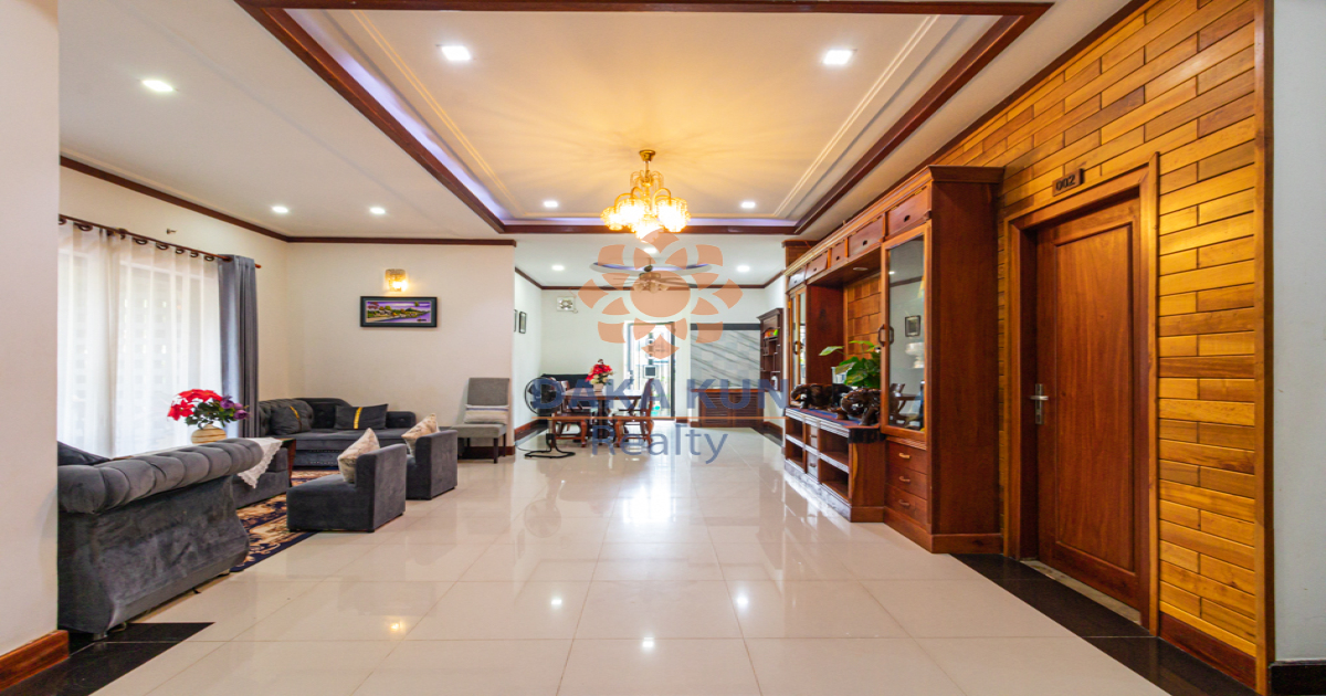 5-Bedroom Villa with Swimming Pool for Rent in Siem Reap City, Svay Dangkum