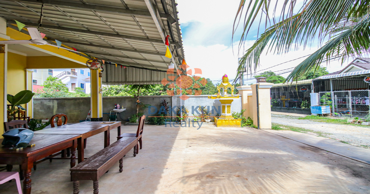 2 Bedrooms House for Sale in Siem Reap City, Svay Dangkum