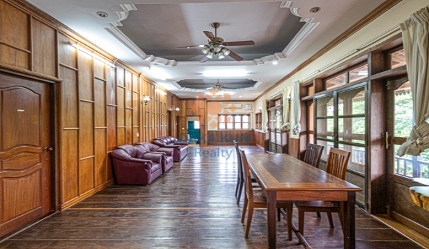 3 Bedrooms Apartment for Rent in Krong Siem Reap-Riverside