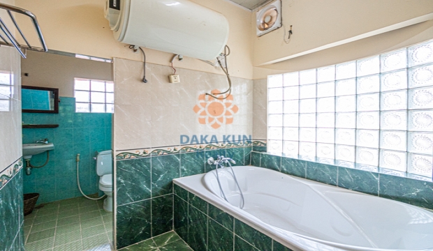 3 Bedrooms Apartment for Rent in Krong Siem Reap-Riverside
