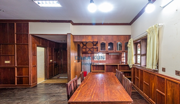 2 Bedrooms Apartment for Rent in Krong Siem Reap-Riverside