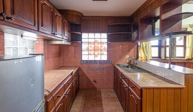 2 Bedrooms Apartment for Rent in Krong Siem Reap-Riverside
