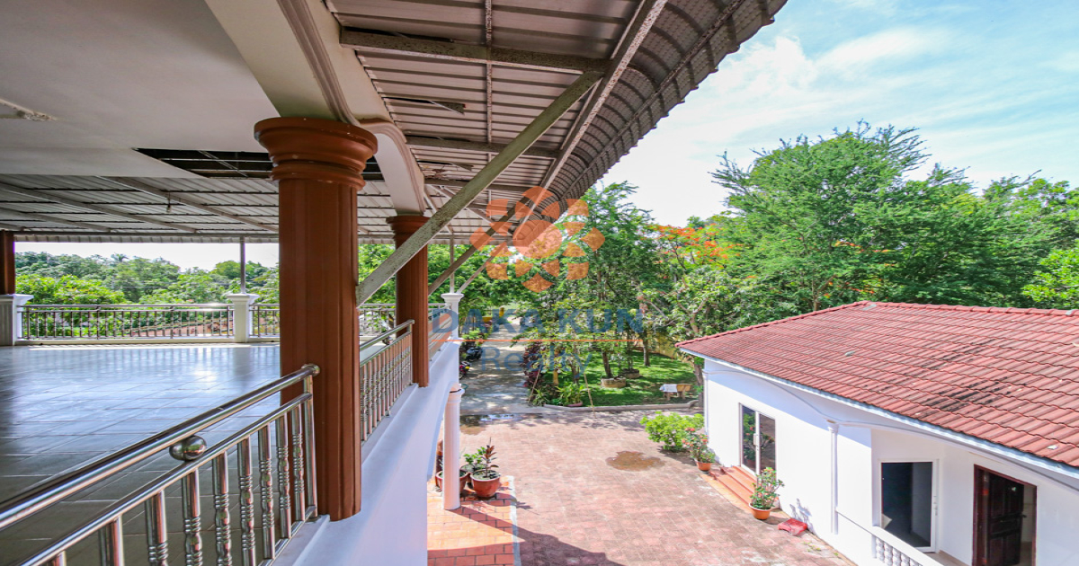 4 Bedrooms House for Rent in Siem Reap City, near War Museum